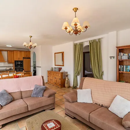 Rosana Lake Villa Vinuela